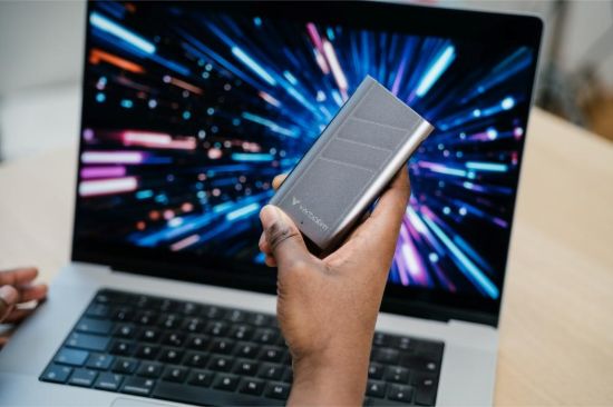 Obrázek VERBATIM externí SSD 2TB, USB4, USB- C, R: 3700 / 3600MB/ s, šedá